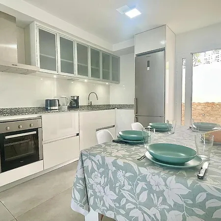 Bright Place Apartment *