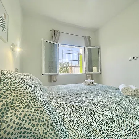 Bright Place Apartment *